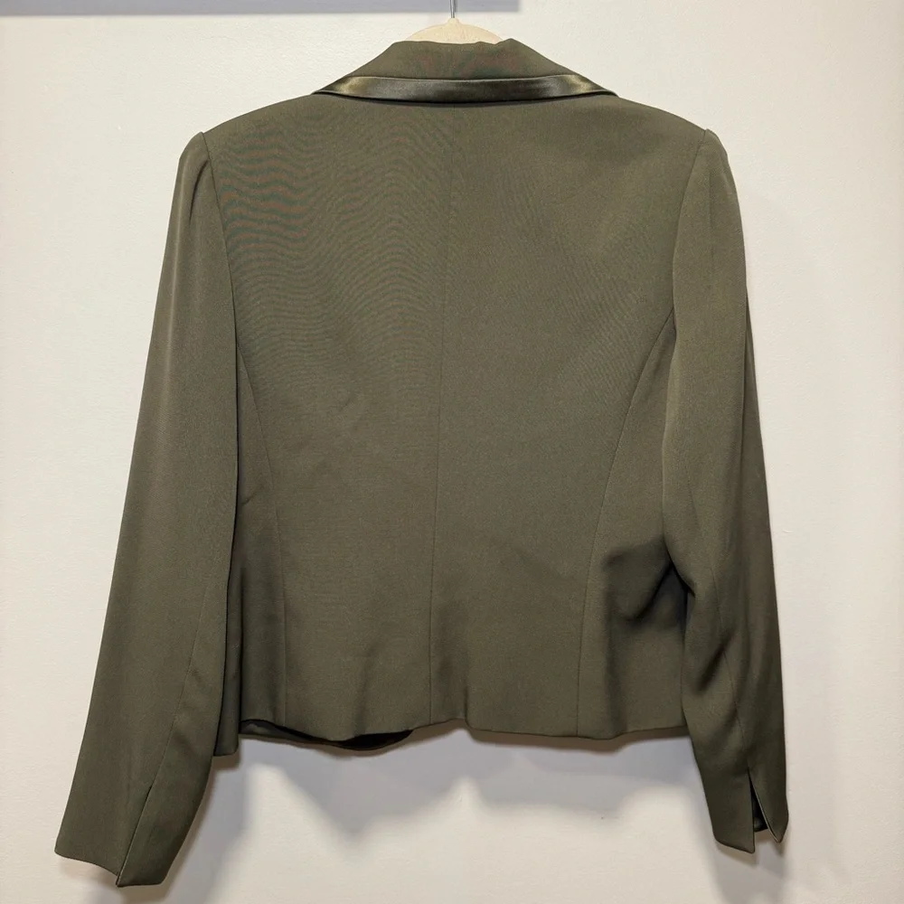 Vintage SUNNY CHOI 100% Silk Cropped Blazer - Size 14 - Made in Canada - Picture 4 of 8